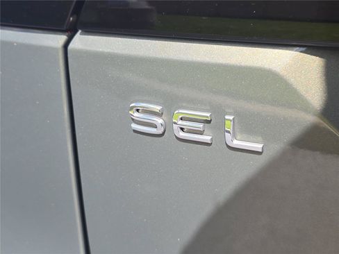 Used 2024 Volkswagen Atlas Peak Edition SEL AWD/4WD image 6