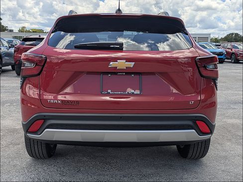 New 2026 Chevrolet Trax LT w/ Driver Confidence Package FWD image 6