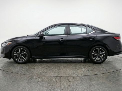 Used 2025 Nissan Sentra SV image 5