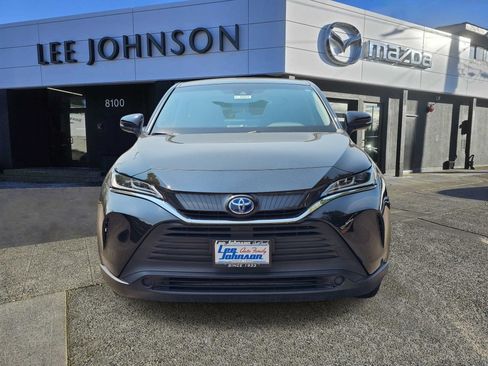 Used 2023 Toyota Venza LE AWD/4WD image 8