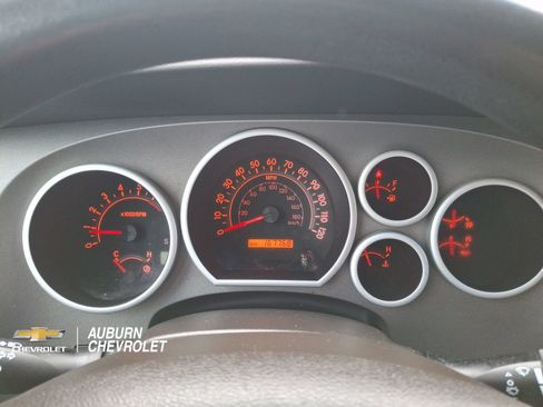 Used 2010 Toyota Tundra 4x4 CrewMax image 15