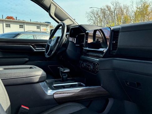 Used 2022 Chevrolet Silverado 1500 LT Trail Boss w/ LT Trail Boss Premium Package image 11