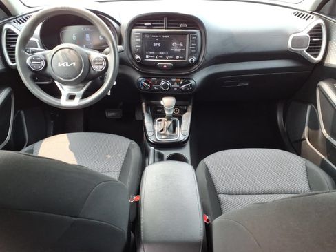 Used 2023 Kia Soul LX FWD image 10