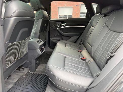 Used 2023 Audi e-tron S Prestige AWD/4WD image 30
