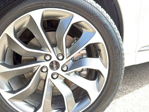Used 2021 Lincoln Aviator Grand Touring w/ Elements Package Plus AWD/4WD image 28
