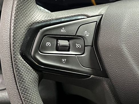 Used 2025 Chevrolet Trax LT image 23