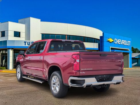 Used 2022 Chevrolet Silverado 1500 LTZ w/ LTZ Premium Package AWD/4WD image 3