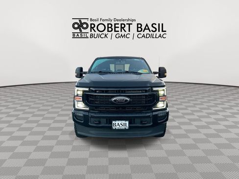 Used 2022 Ford F250 Lariat w/ Black Appearance Pkg AWD/4WD image 3