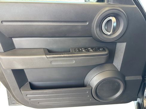 Used 2011 Dodge Nitro Heat AWD/4WD image 18