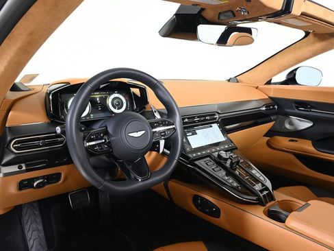 Used 2026 Aston Martin V8 Vantage Roadster image 3