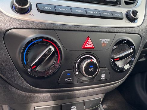 Used 2022 Hyundai Accent SE image 20