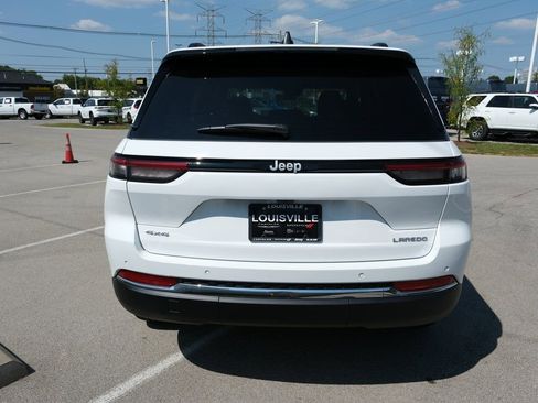 New 2025 Jeep Grand Cherokee Laredo w/ Luxury Tech Group I image 9