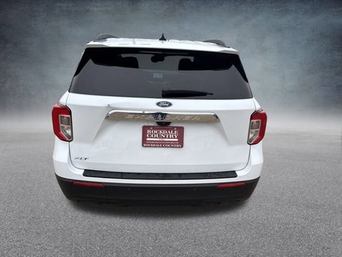 Used 2021 Ford Explorer XLT image 4