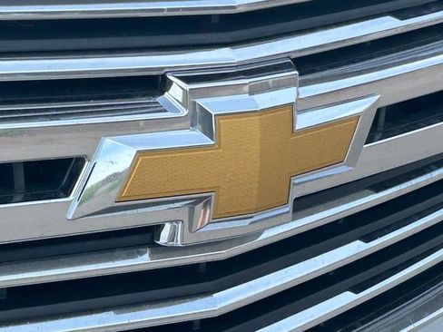 Used 2015 Chevrolet Suburban LTZ AWD/4WD image 9