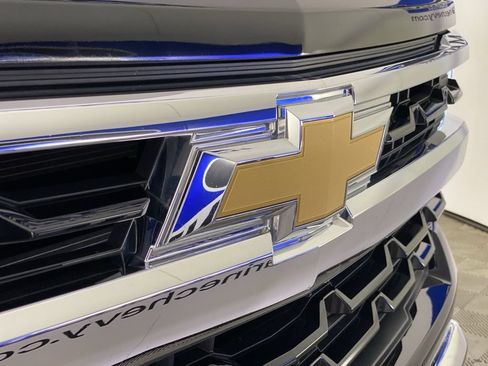 Used 2023 Chevrolet Silverado 1500 LT AWD/4WD image 36