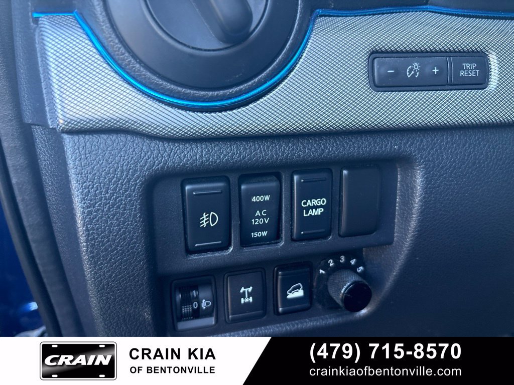 Used 2017 Nissan Titan PRO-4X w/ Pro-4x Convenience Package AWD/4WD image 11