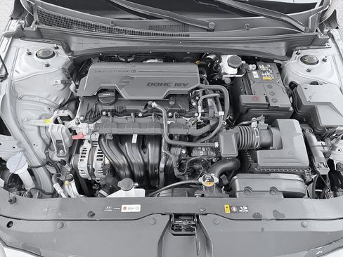 Used 2024 Hyundai Elantra SE image 31