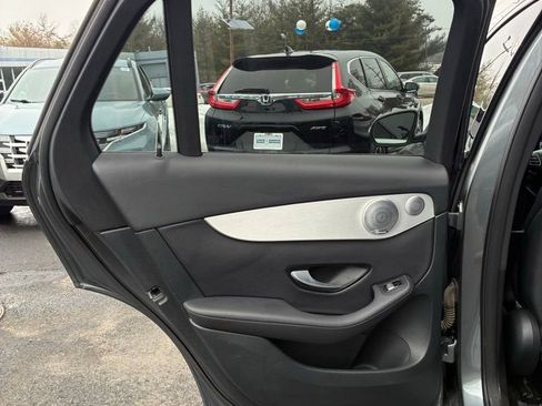 Used 2019 Mercedes-Benz GLC 300 4MATIC image 48