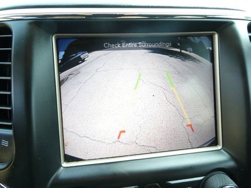 Used 2014 Jeep Grand Cherokee Overland AWD/4WD image 19
