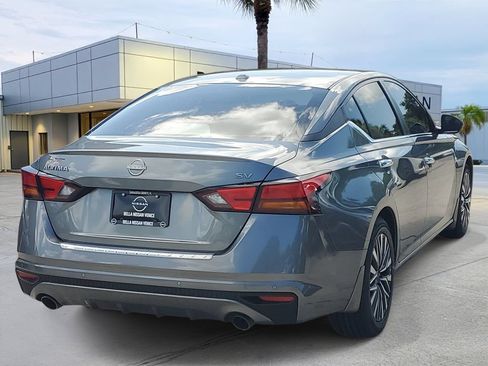 Used 2023 Nissan Altima 2.5 SV w/ SV Premium Package FWD image 6
