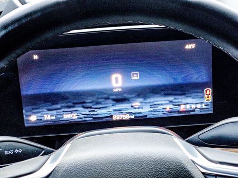 Used 2025 Chevrolet Suburban High Country image 21