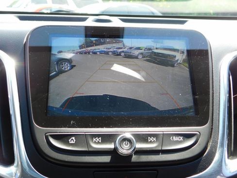 Used 2018 Chevrolet Equinox LT w/ Sun & Infotainment Package FWD image 14