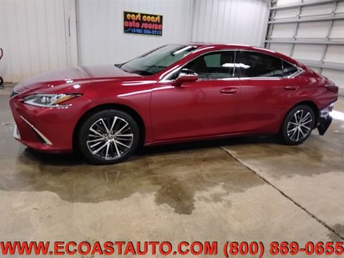 Used 2025 Lexus ES 350 w/ Premium Package image 5