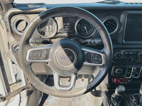 Used 2023 Jeep Wrangler Unlimited Rubicon 4xe w/ Cold Weather Group AWD/4WD image 17