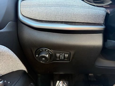 Certified 2024 Jeep Compass Latitude AWD/4WD image 16