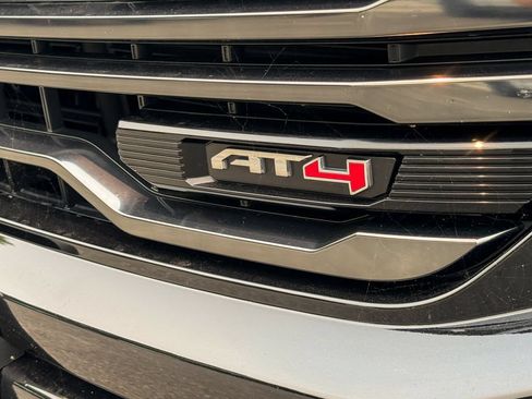 Used 2023 GMC Sierra 1500 AT4 w/ AT4 Premium Package AWD/4WD image 9