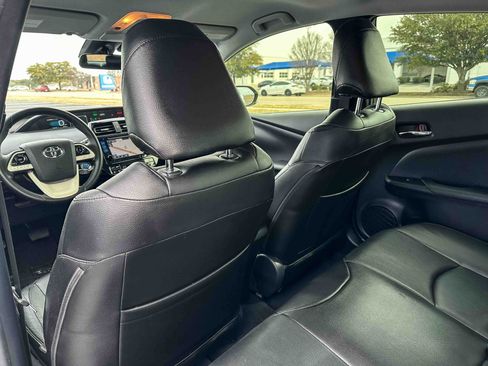 Used 2018 Toyota Prius Four image 17