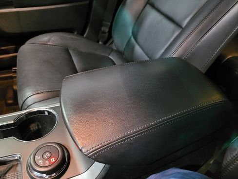 Used 2014 Ford Explorer XLT w/ Equipment Group 202A image 35