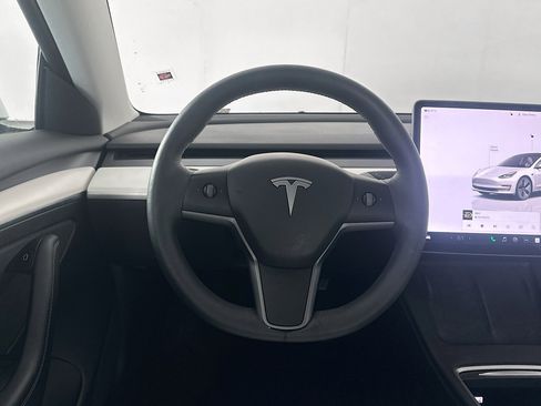 Used 2023 Tesla Model 3 Standard Range image 16