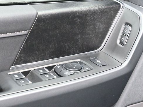 Used 2023 Ford F350 XLT w/ XLT Premium Package AWD/4WD image 12