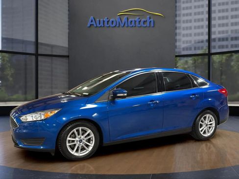 Used 2018 Ford Focus SE w/ Cold Weather Package image 6