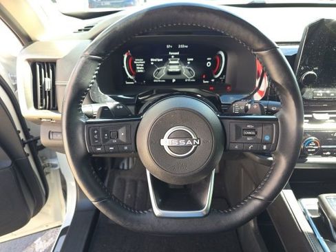 Used 2023 Nissan Pathfinder Platinum AWD/4WD image 17
