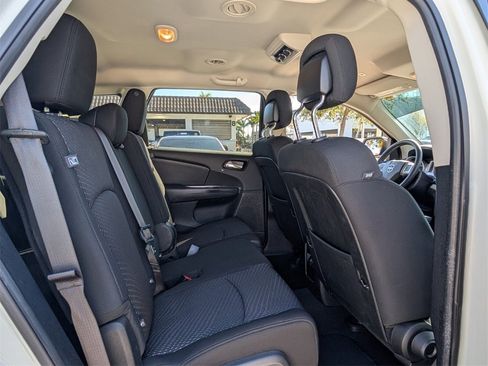 Used 2020 Dodge Journey SE w/ SE Popular Equipment Group image 16