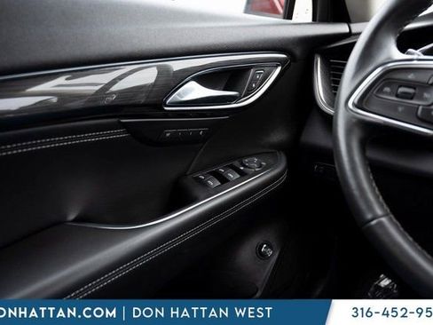 Used 2023 Buick Envision Essence image 18