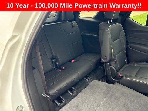 Used 2023 Chevrolet Traverse Premier AWD/4WD image 22