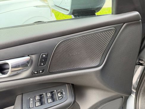 Used 2020 Volvo S60 T5 Momentum image 14