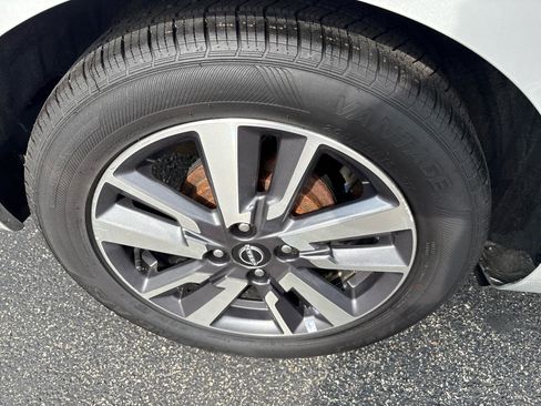 Used 2023 Nissan Versa SV FWD image 12