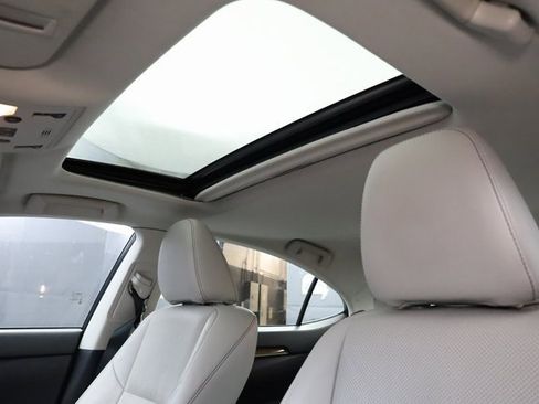 Used 2014 Lexus ES 300h image 23