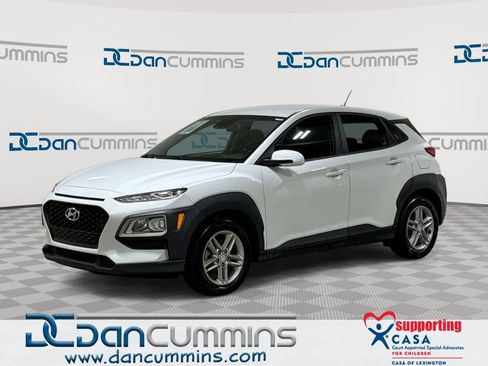 Used 2021 Hyundai Kona SE image 1