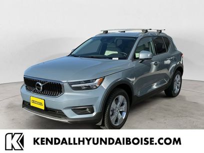 Used 2022 Volvo XC40 T5 Momentum