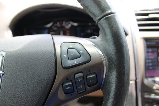 Used 2015 Lincoln MKX FWD w/ Equipment Group 102A image 24