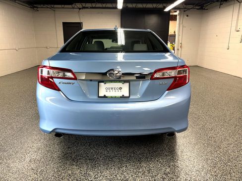 Used 2012 Toyota Camry XLE image 6