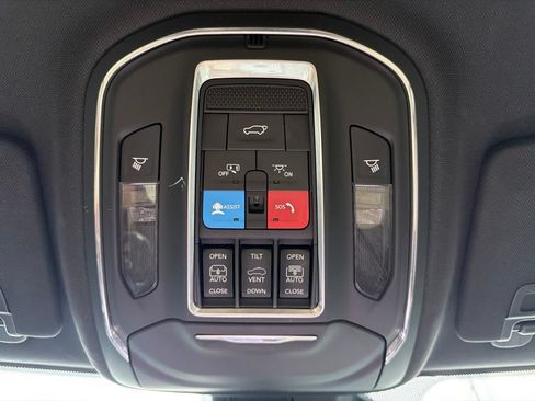 Used 2024 Jeep Grand Cherokee L Limited w/ Luxury Tech Group II AWD/4WD image 53