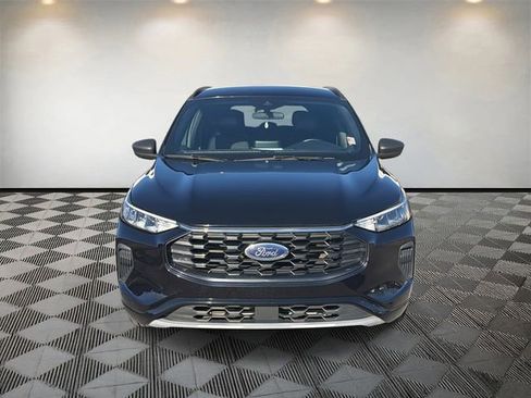 Used 2023 Ford Escape ST-Line image 2