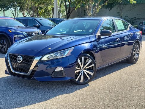 Certified 2021 Nissan Altima 2.5 SR FWD image 35