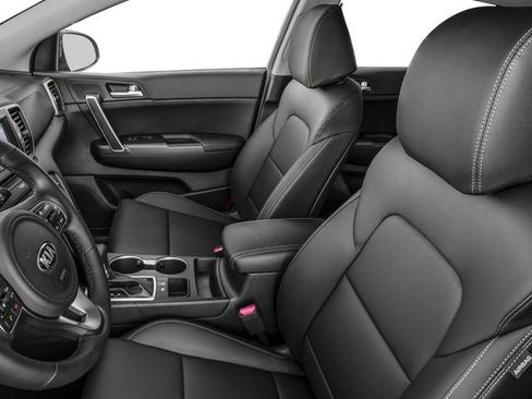 Used 2018 Kia Sportage EX image 9